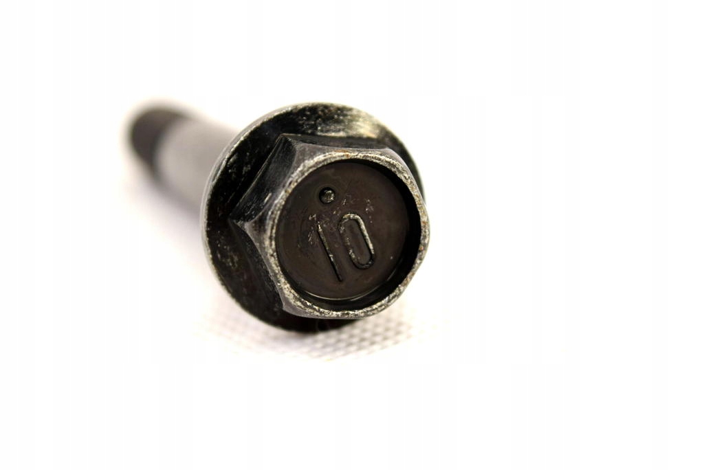 Śruba wahacza zawieszenia tylnego WRX STI 14- OEM 901000109