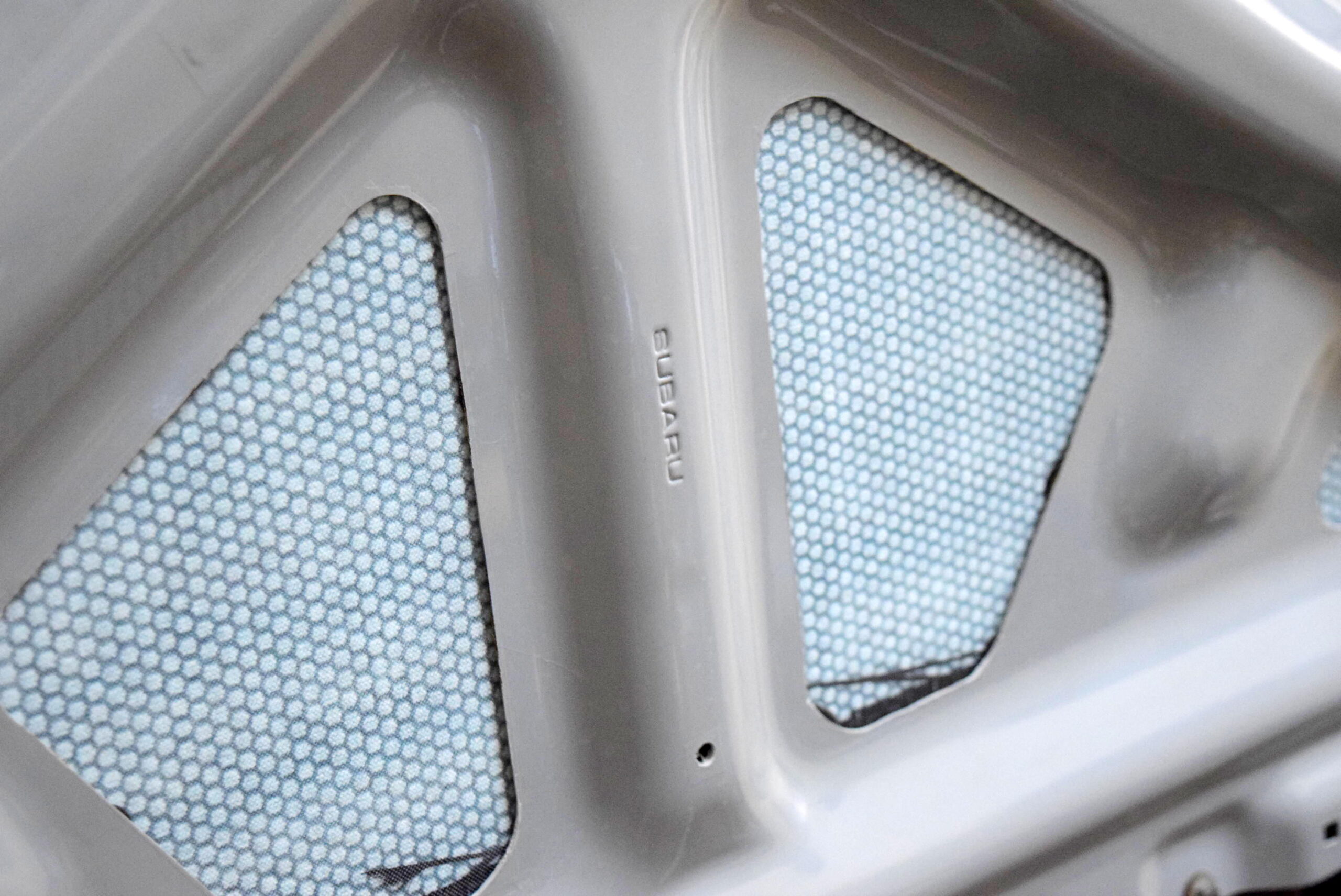 Maska carbonowa Subaru Impreza WRX/STI 2005-2007 - obrazek 8