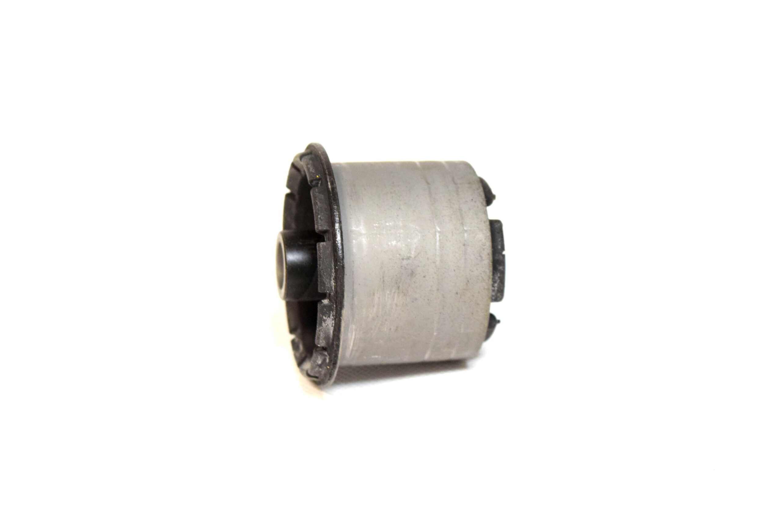 Tuleja mocowania tylnego dyferencjału OEM Subaru Impreza 03-07 prawa - obrazek 4