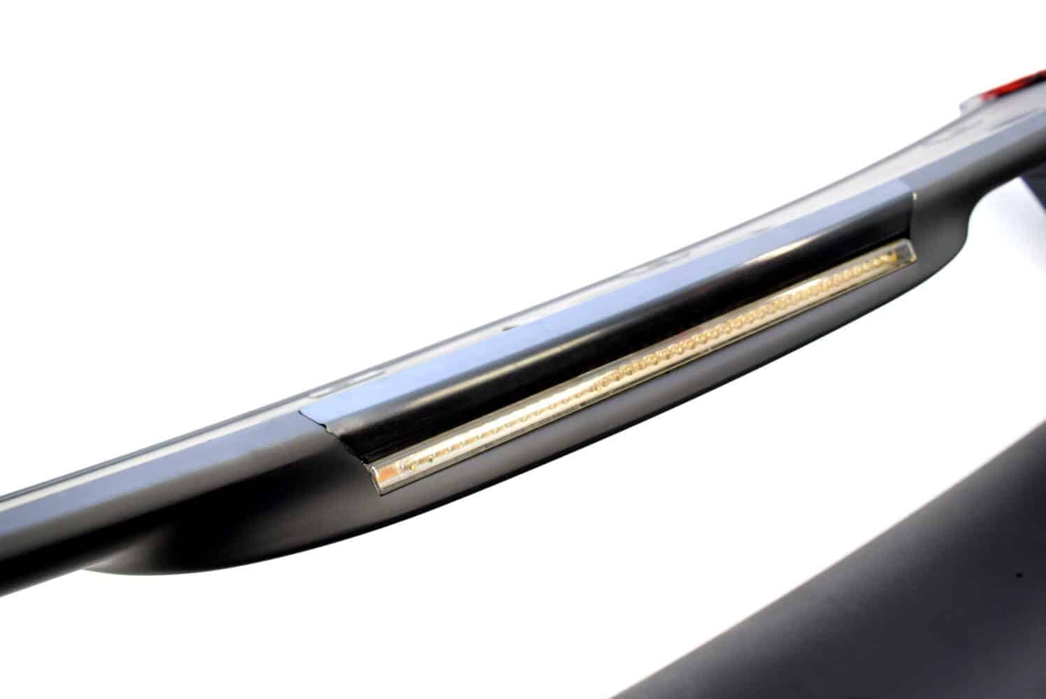 STIGC8WING Spoiler klapy tylnej Impreza 94-00 wysoki