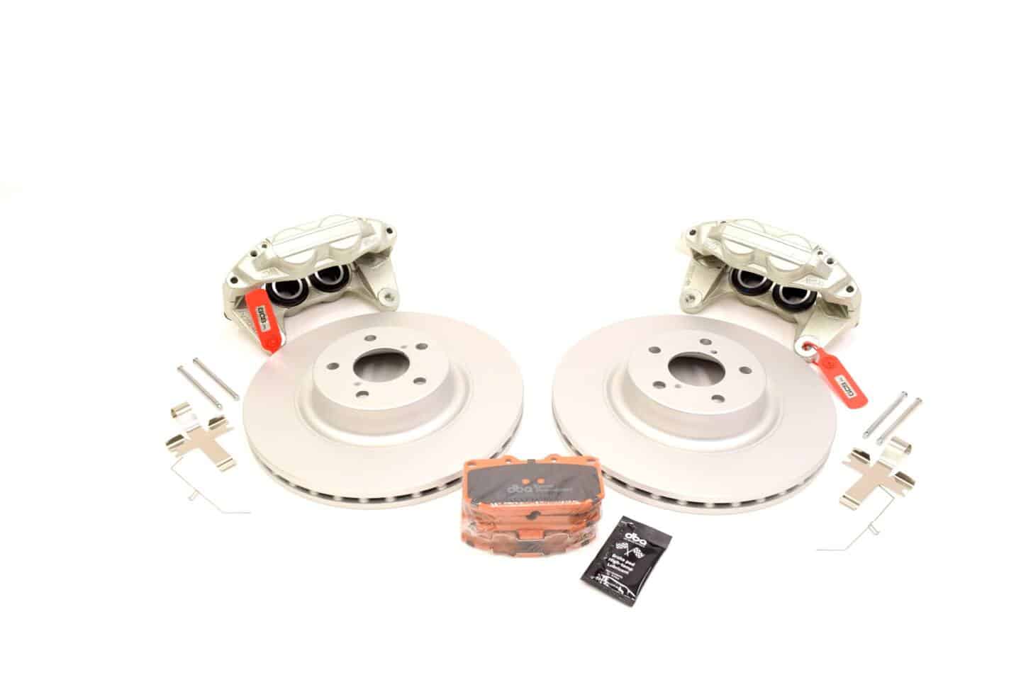 Zestaw zaciski hamulcowe przednie 4 tłoczkowe + tarcze + klocki DBA Impreza GT/WRX 99-07