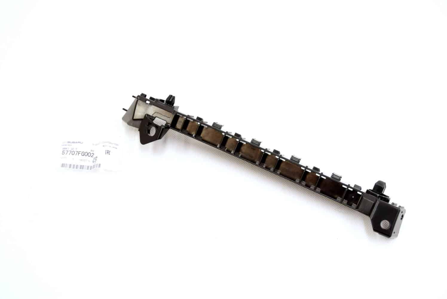 57707FG002 Ślizg zderzaka przedni prawy Impreza 08-12 poza STI
