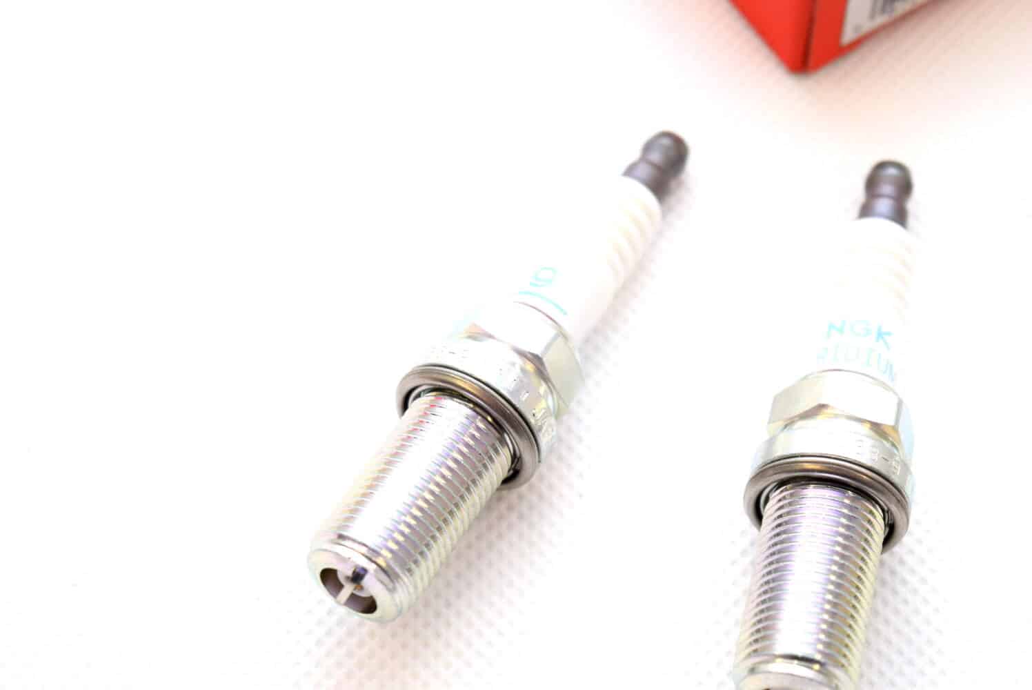 R7438-9 Świeca zapłonowa NGK Racing Impreza STI 01-07 N10- N12 ciepłota 9