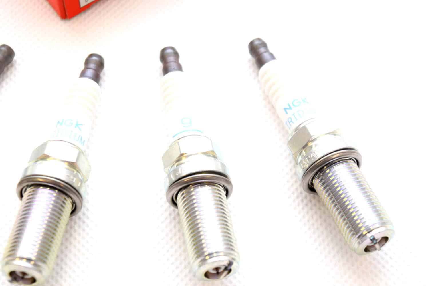 R7438-9 Świeca zapłonowa NGK Racing Impreza STI 01-07 N10- N12 ciepłota 9