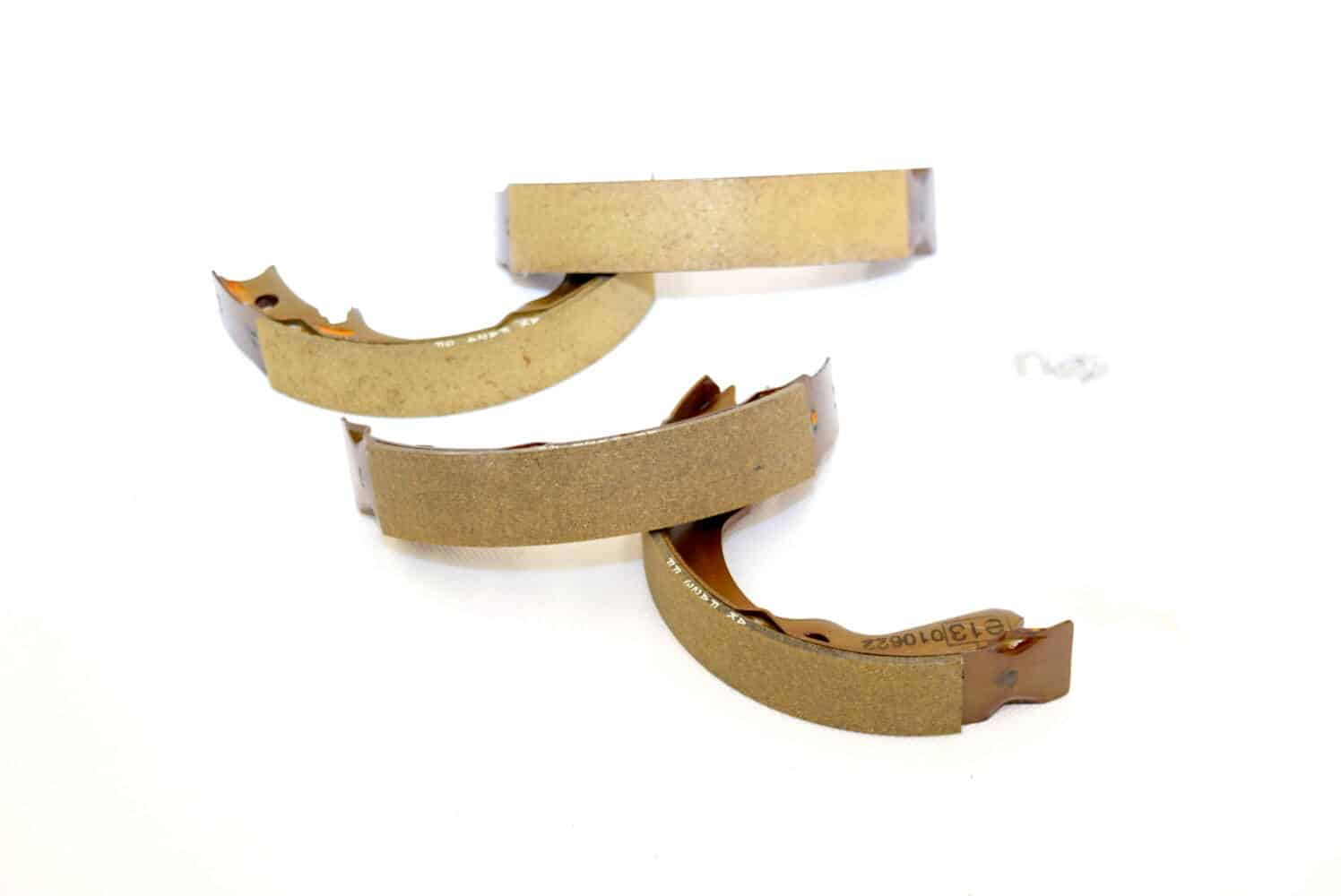 Szczęki hamulca ręcznego OEM Impreza GT/WRX 94-07 Forester 98-07 Legacy -98 - obrazek 2