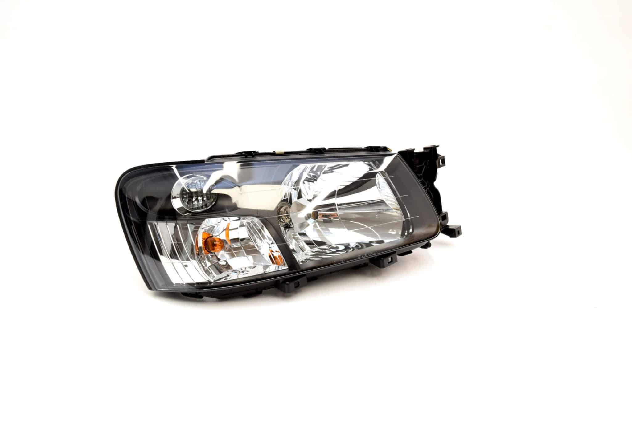Lampa przednia prawa Subaru Forester 03-05 RHD