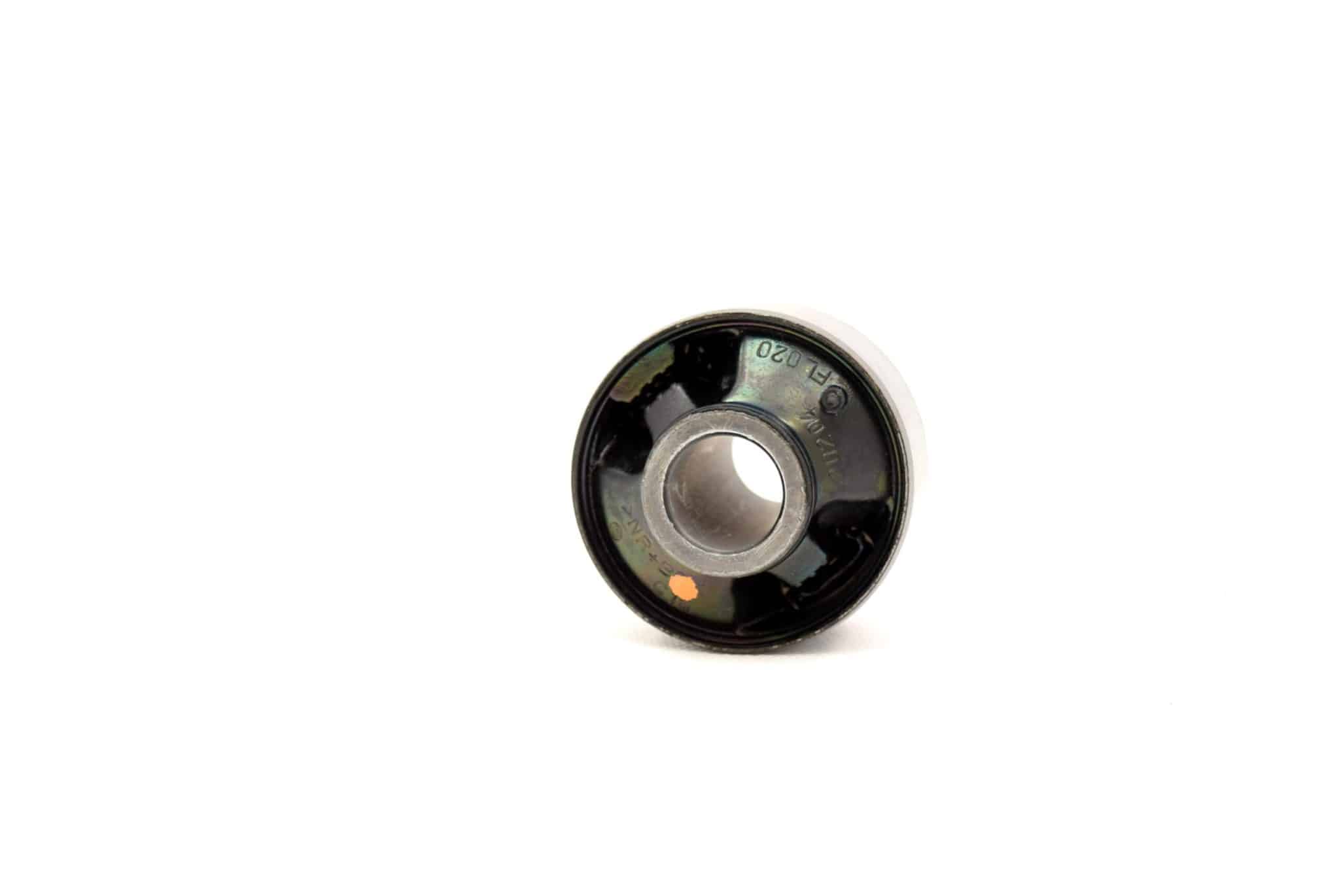 Tuleja tylna przedniego wahacza Subaru Forester SK 18-24 XV 18-25 Outback BT 20-25 - obrazek 3