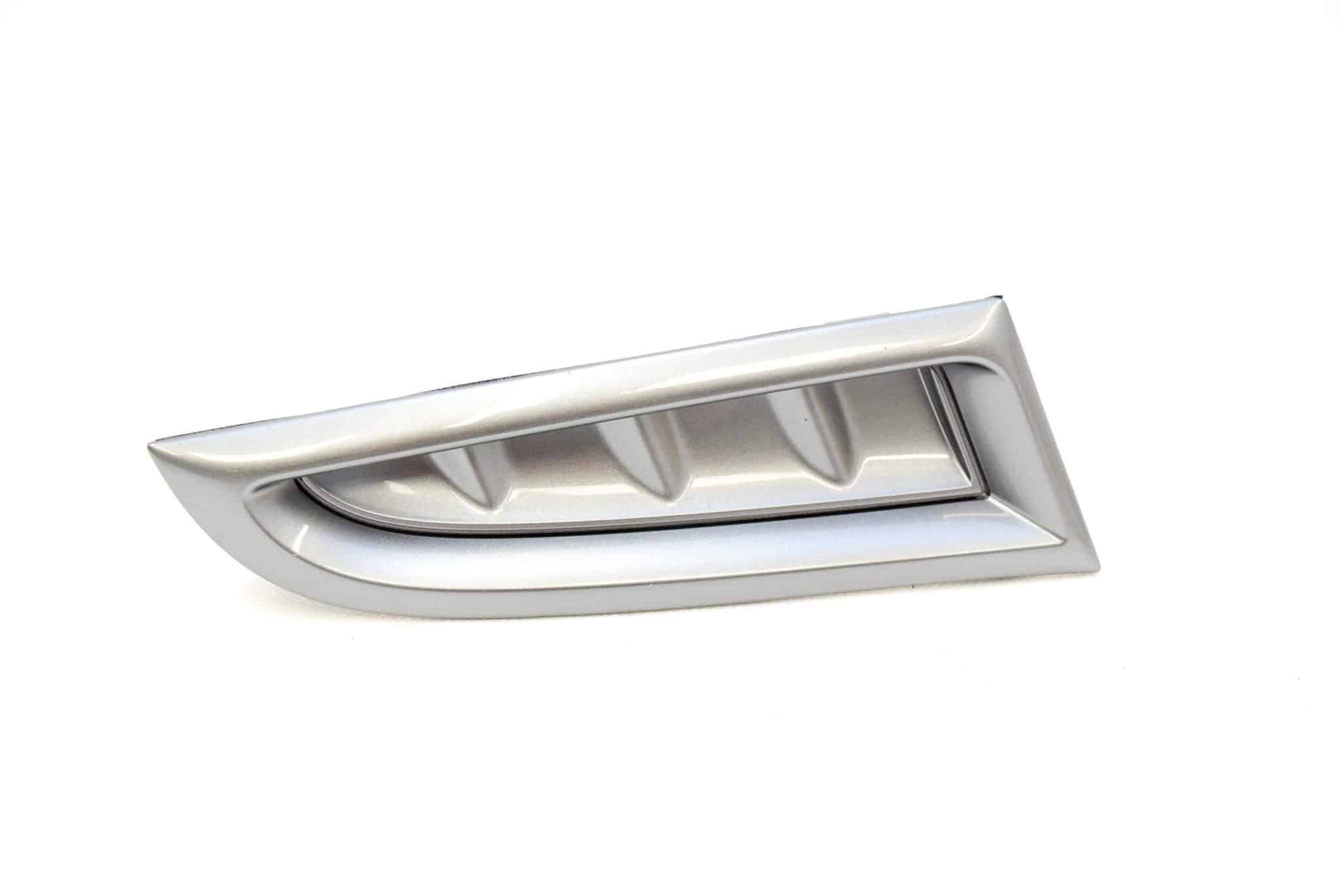 Zaślepka boczna zderzaka lewa Impreza sedan 2006-2007 grafit metalik 45A