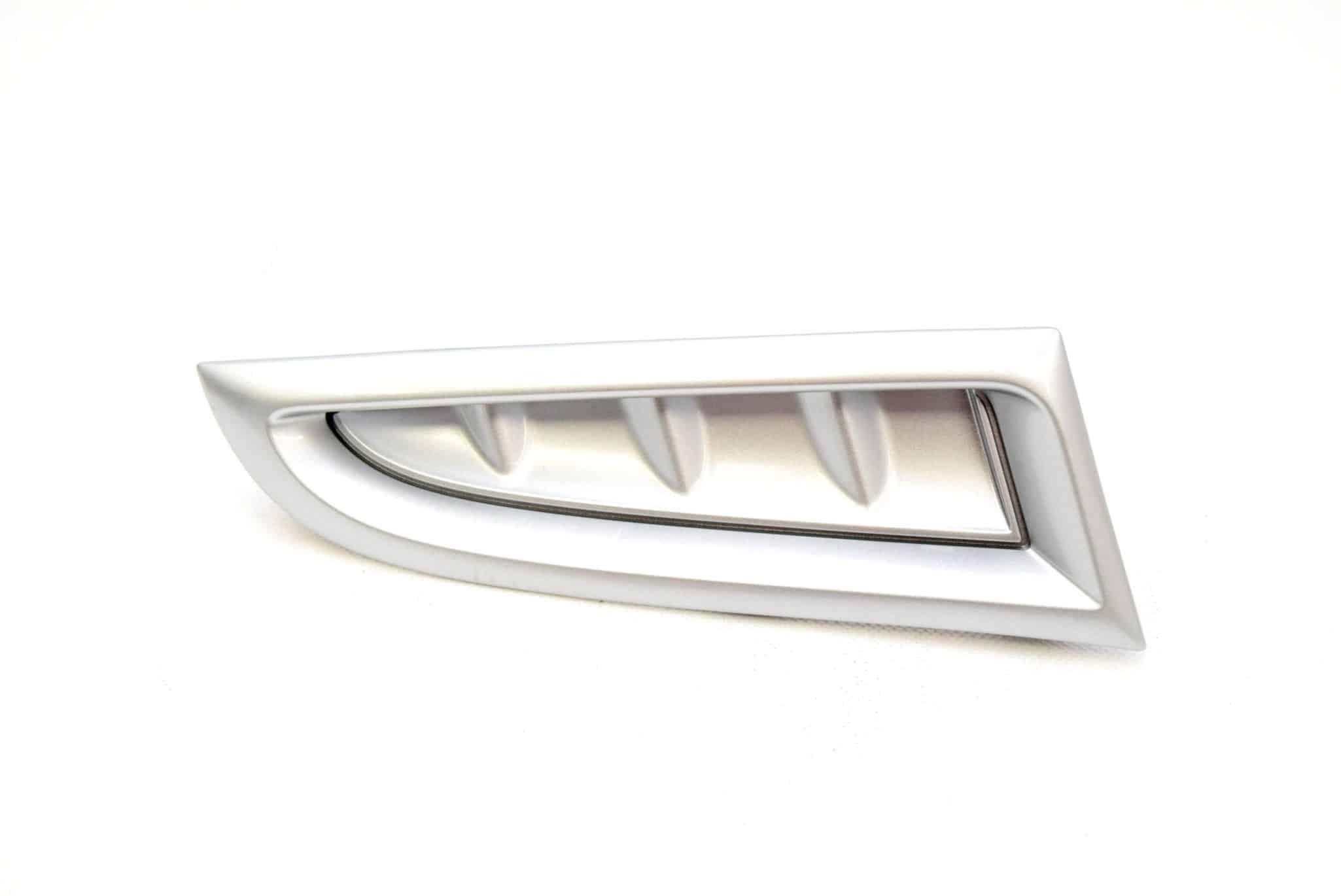 Zaślepka boczna zderzaka lewa Impreza sedan 2006-2007 srebrna 01G - obrazek 4