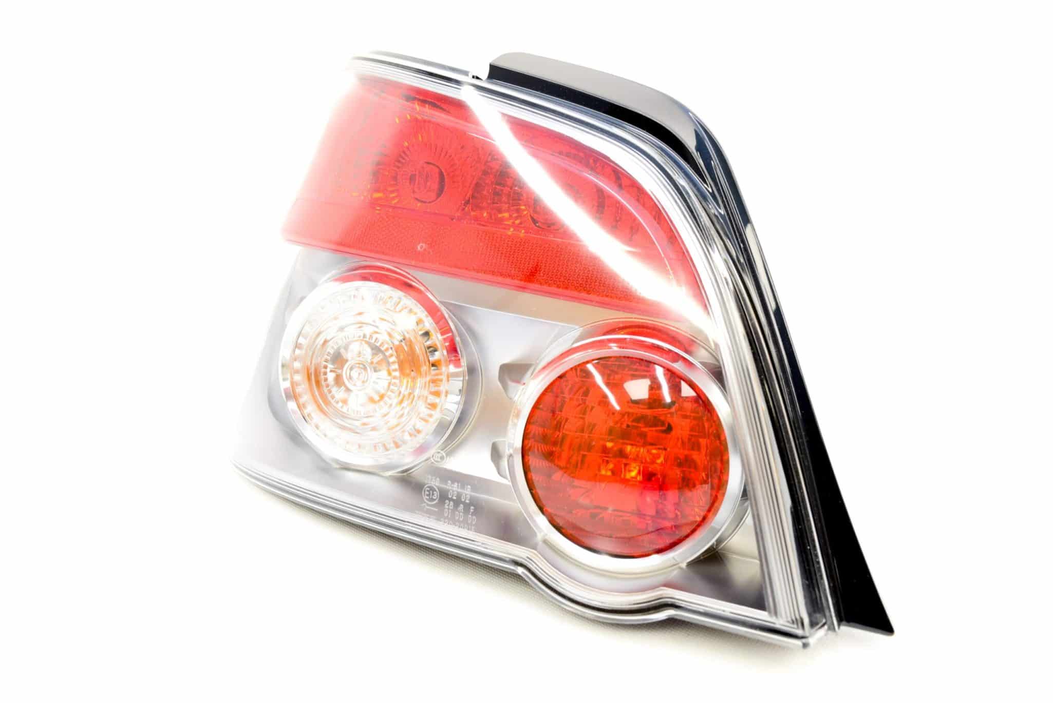 Lampa tylna lewa Subaru Impreza sedan 2005-2006 w tym WRX i STI