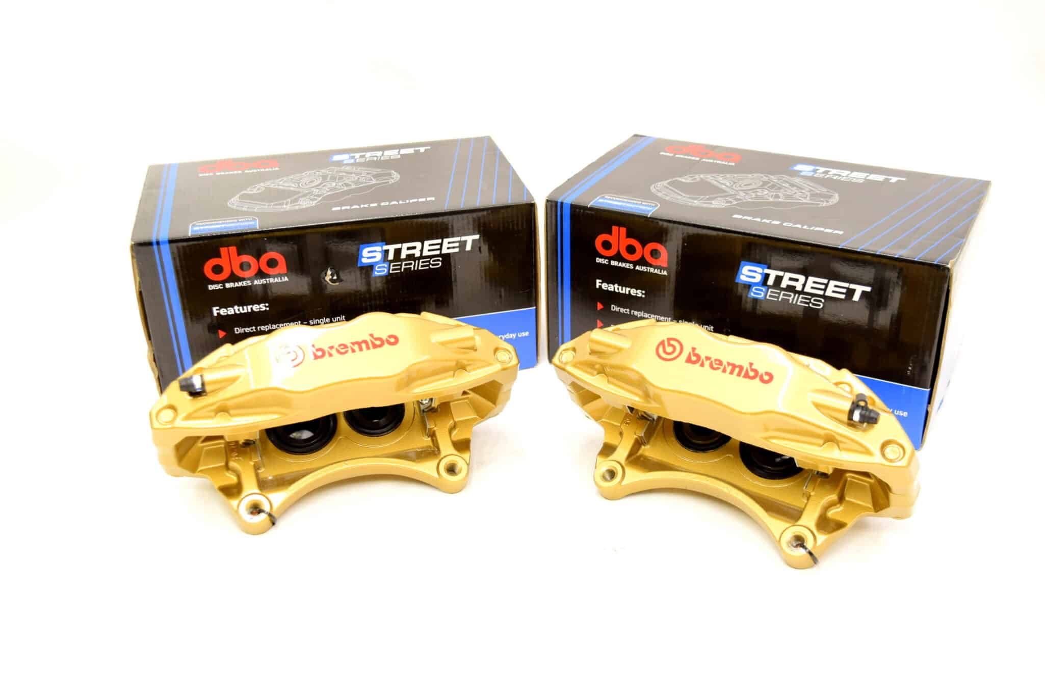 Zestaw zacisków przednich DBA STI złote pod tarcze 326x30mm Impreza Forester Legacy